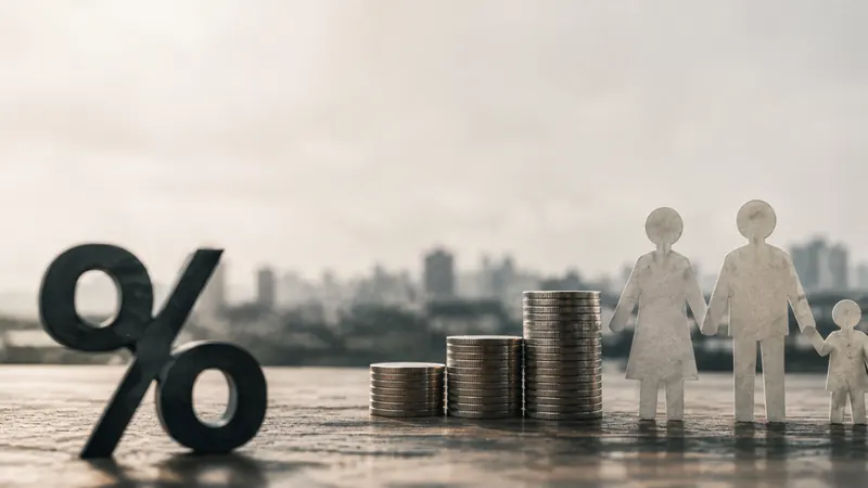 Selic e crédito se distanciam: juros às famílias ainda passam de 60%
