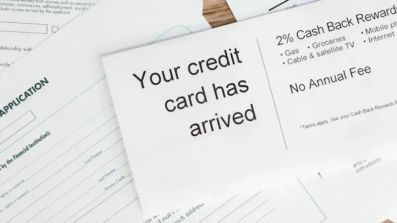 Juros do crédito pessoal caem e taxa anual permanece em 158%