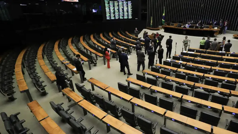 Locação consignada: Câmara aprova projeto que permite descontar aluguel diretamente do salário