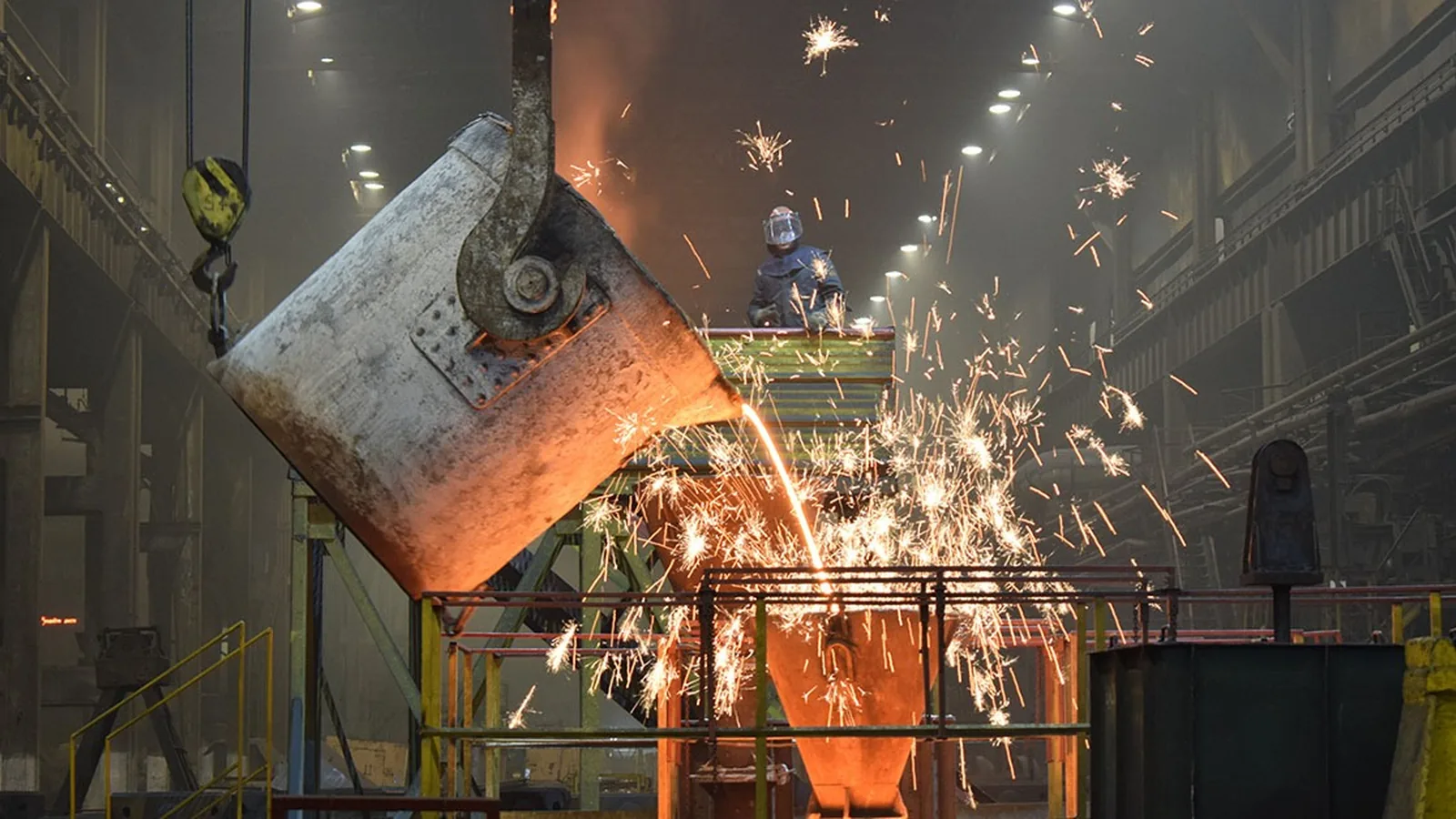 Produção industrial mineira cai 1,7% em maio, mas mercado de trabalho sustenta acumulado positivo