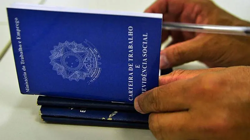 Mais de 40% das operações de consignado CLT são de renda de até dois salários
