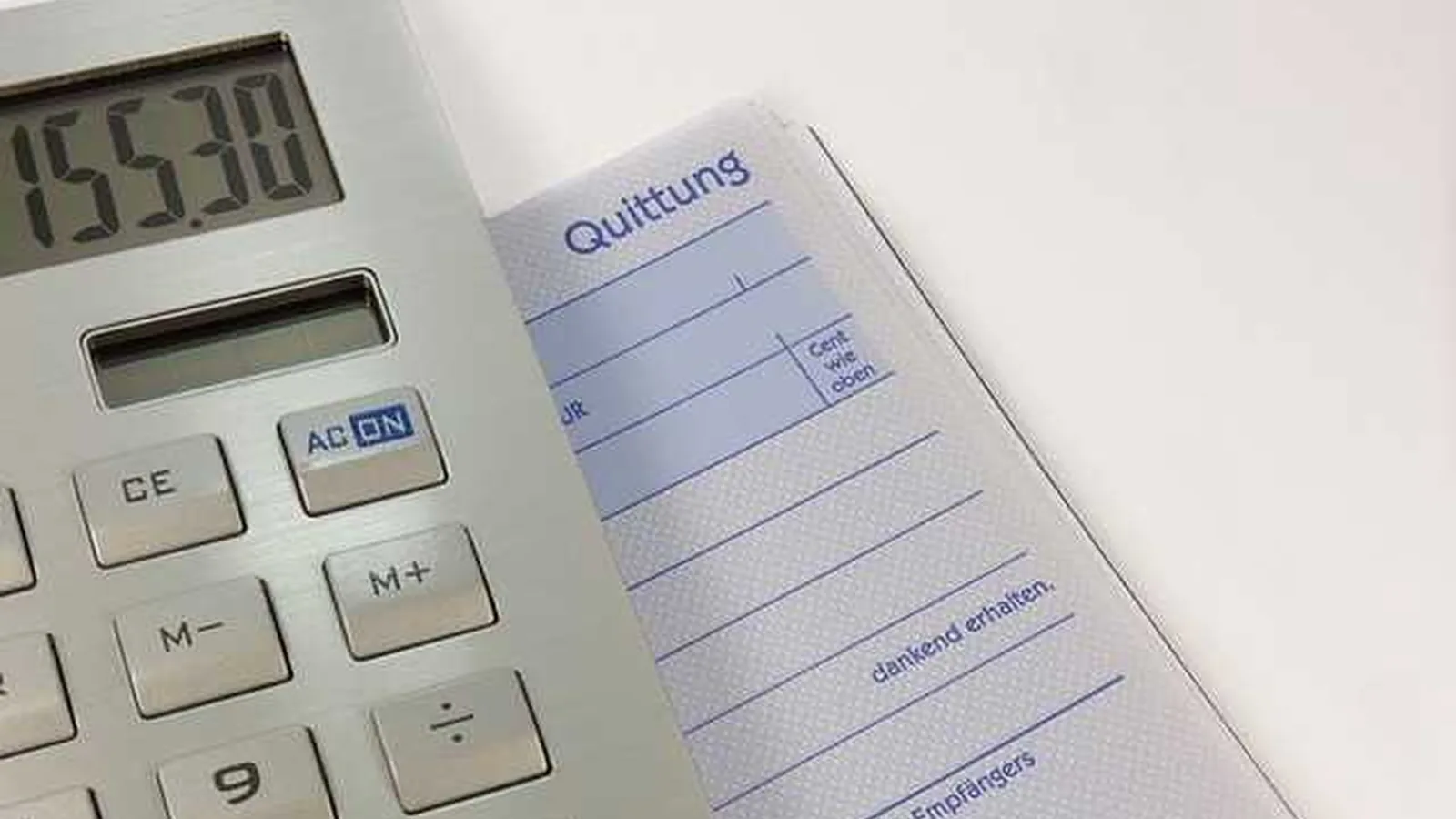 Inadimplência das famílias sobe e bate recorde em julho, diz Banco Central