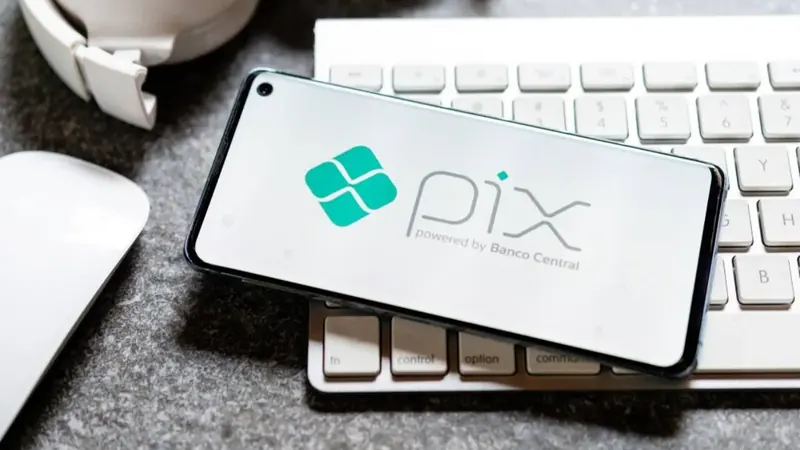 Novas regras do PIX permitem anexar documentos para combate a golpes e proíbem links em comprovantes