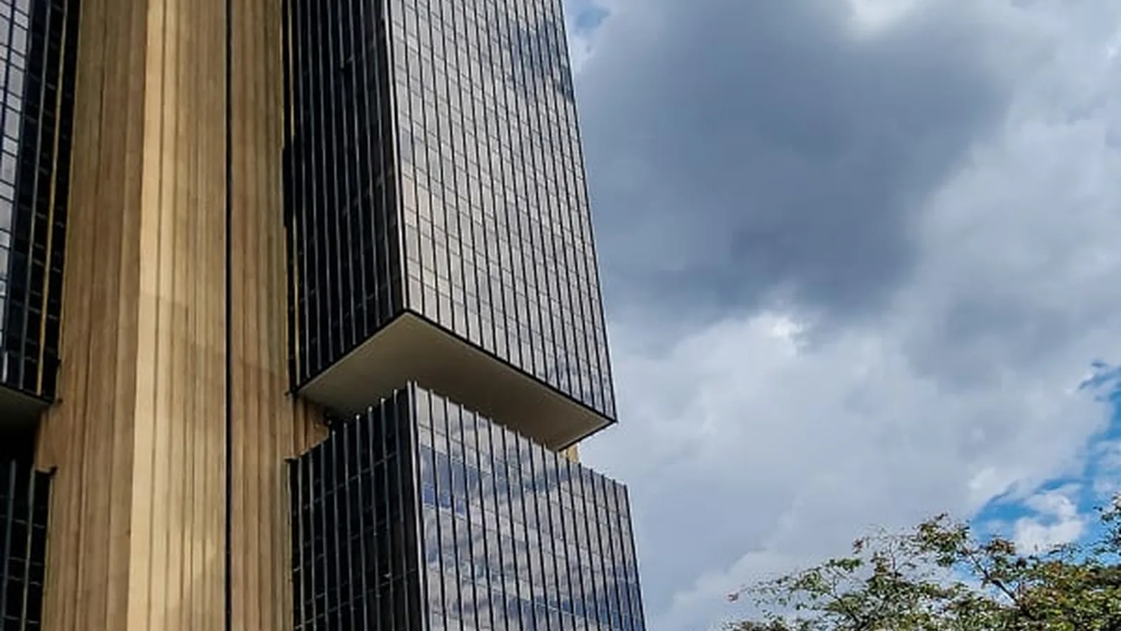 Banco Central prepara normas para coibir abusos na oferta digital de crédito