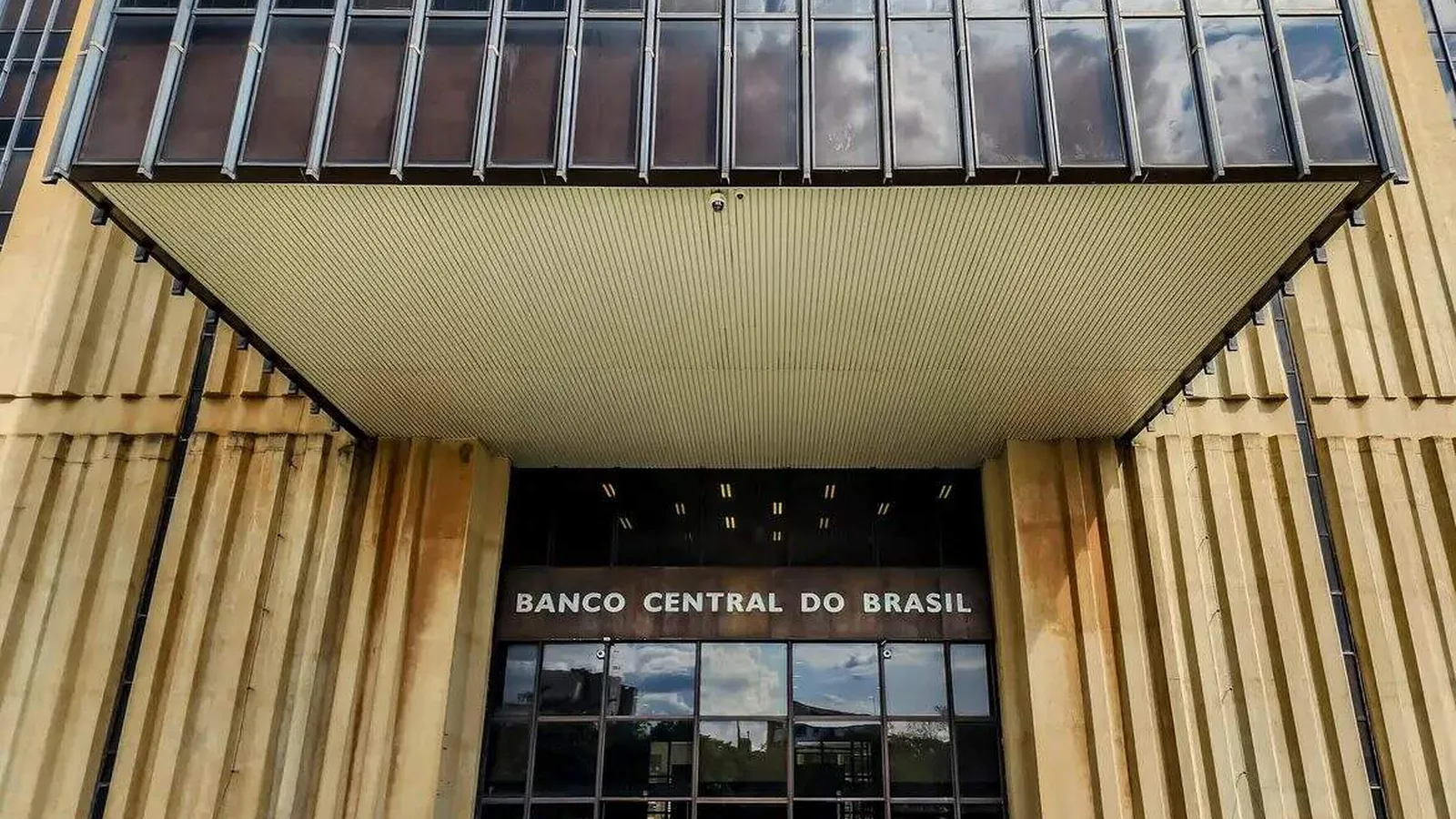 Banco Central prepara medidas para evitar uso indevido do crédito e aumentar transparência para o consumidor