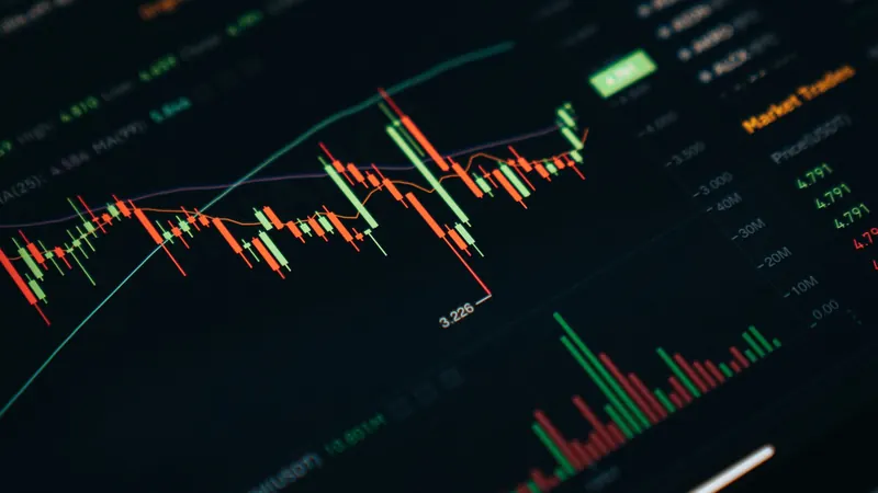 Mercado reduz projeção para inflação, mas cenário econômico ainda combina juros altos e crescimento moderado