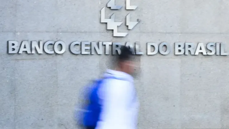 Banco Central Alerta para Endividamento Elevado e Prepara Medidas para Conter Riscos no Crédito