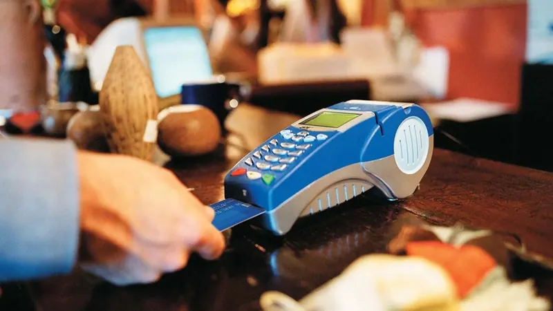 Visa e Mastercard fecham acordos para ampliar crédito em mercados emergentes