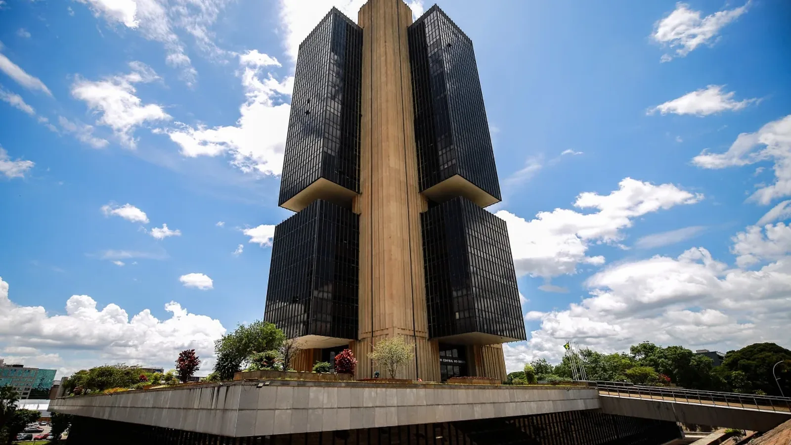 BC prepara medidas para enfrentar endividamento das famílias