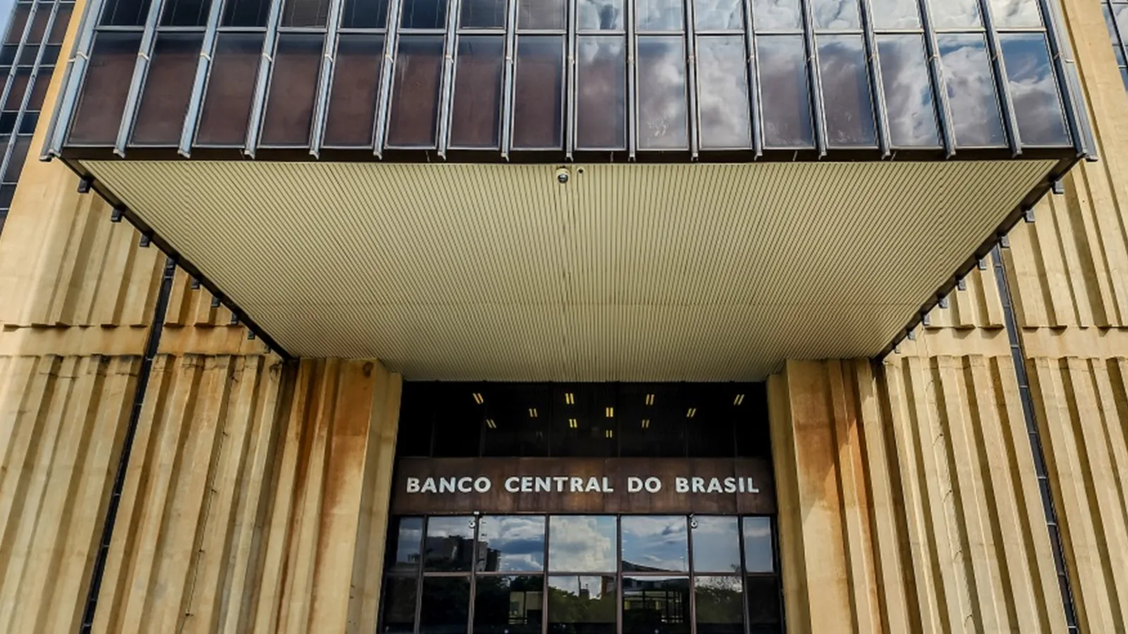 STJ: Banco não precisa notificar cliente a cada atualização mensal no SCR
