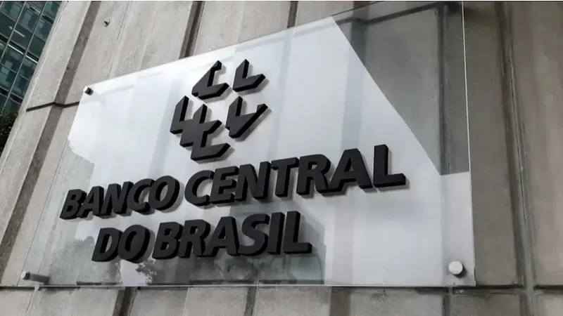 Focus reduz IPCA de 2026 para 4,90%, mas inflação em 12 meses sobe pela sexta semana seguida