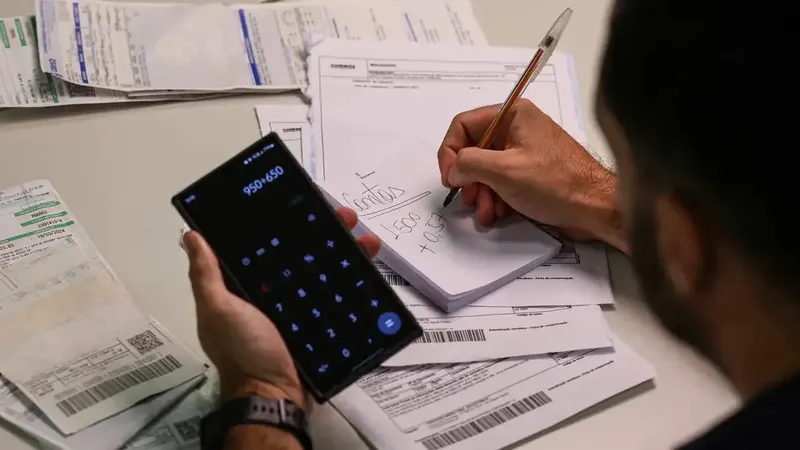 Acre registra quase 30 mil consumidores a mais renegociando dívidas entre maio e agosto, aponta Serasa