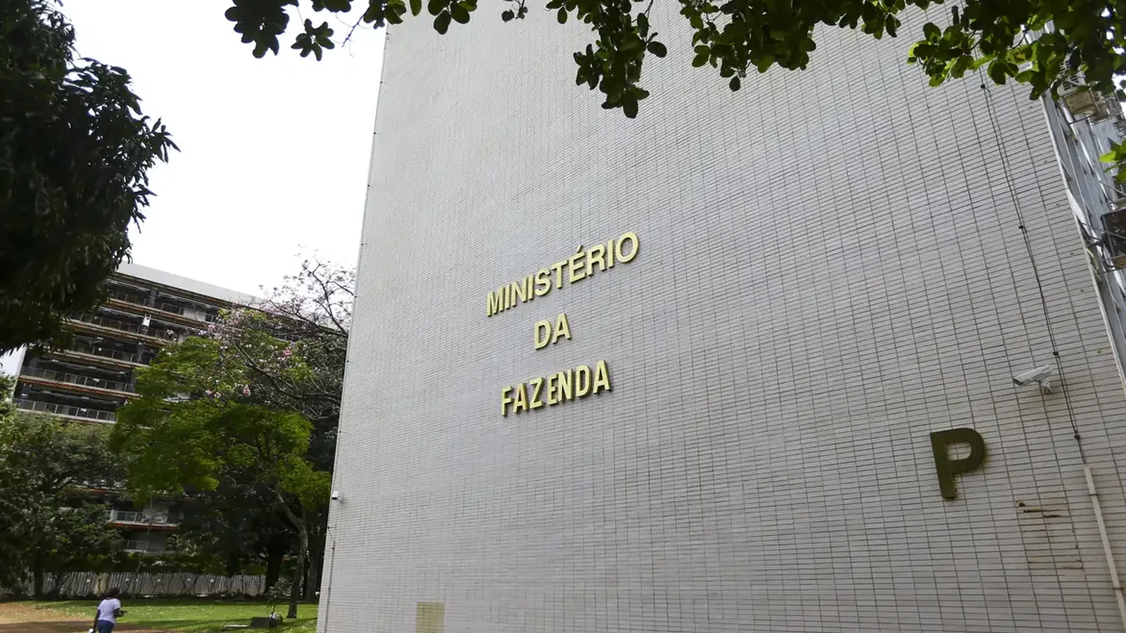 Governo corta estimativa do PIB e reduz projeção da inflação para 4,9% em 2026