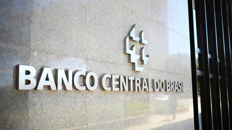 BC Defende Cautela nos Juros e Diz Que Selic Seguirá em Nível Contracionista