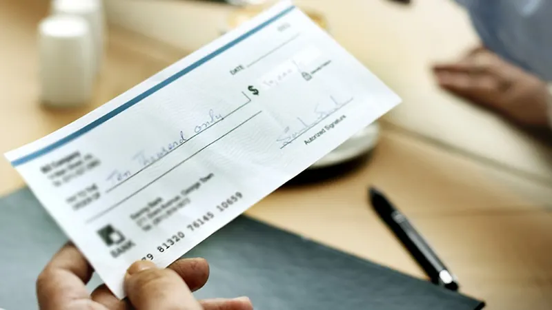 Credor fica 4 anos sem agir, perde direito de cobrar cheque e pagará custas