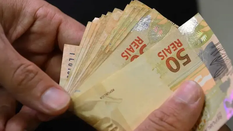 Crédito consignado privado pesa sobre a renda das famílias