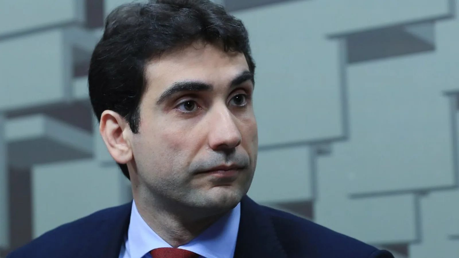 Galípolo se diz preocupado com crédito predatório e defende medidas contra endividamento