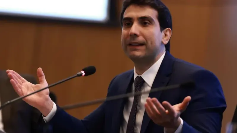 Galípolo alerta para endividamento recorde e exige barreiras contra crédito predatório