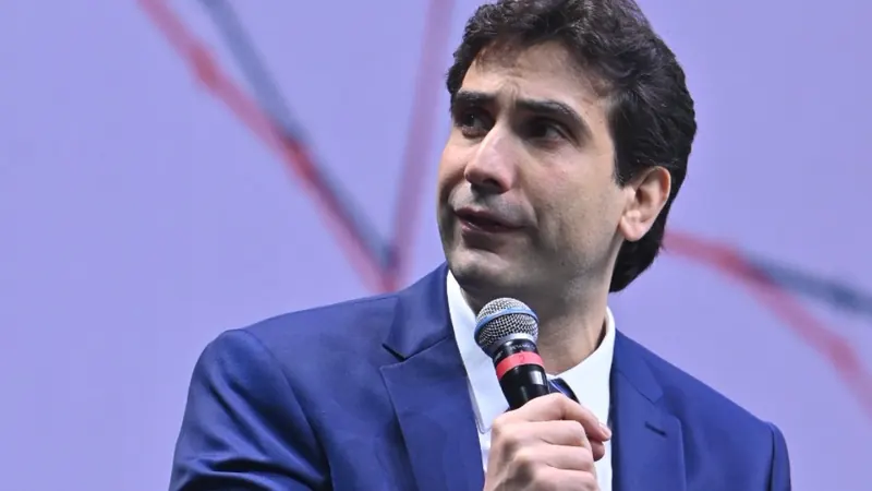 Galípolo diz que BC está preocupado com ofertas "agressivas e predatórias" de crédito