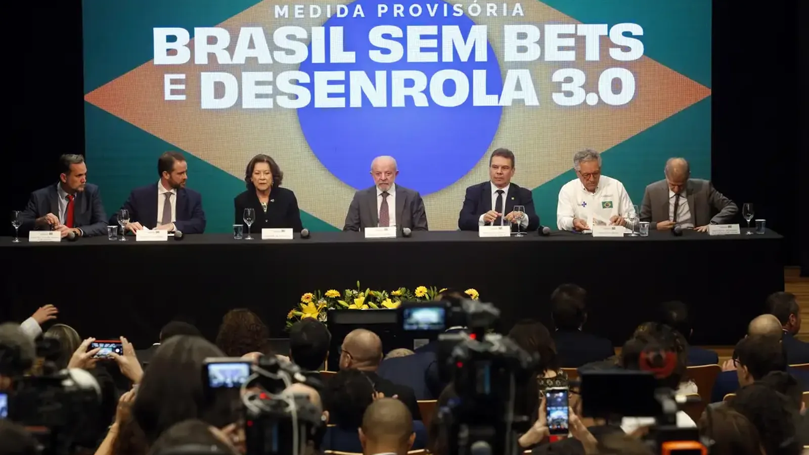 Governo lança 3ª fase do Desenrola Brasil com abordagem de compra de dívidas