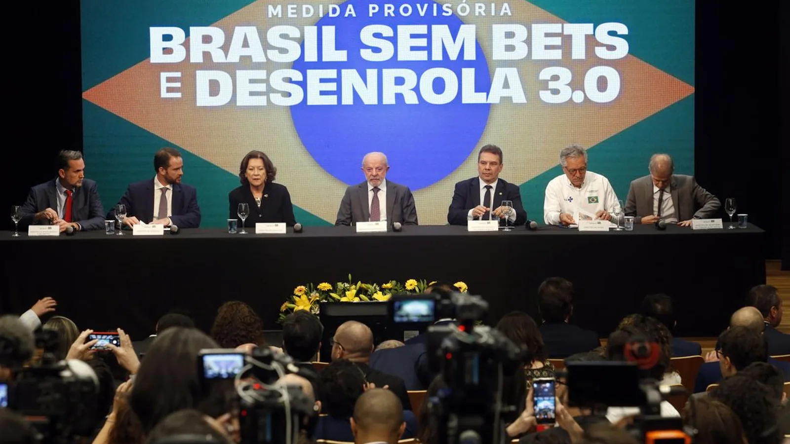 Lula lança nova fase do programa Desenrola com leilão de dívidas
