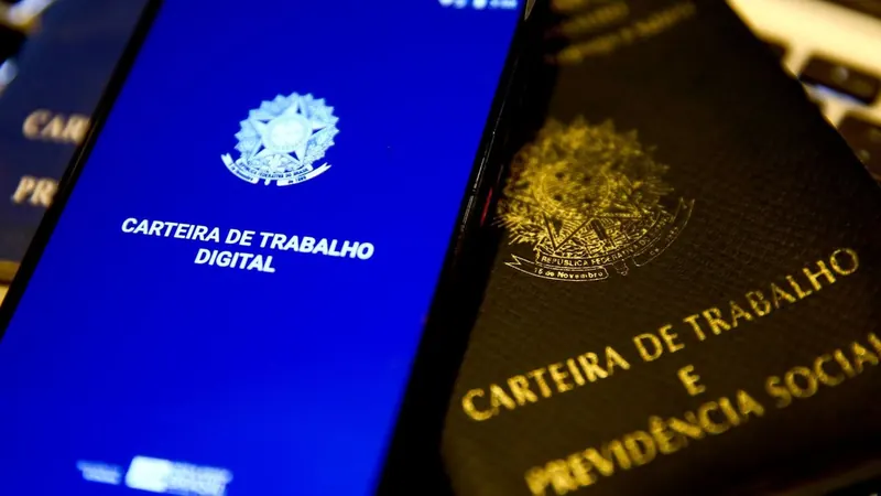 Desemprego atinge 5,3%, mas inadimplência registra recorde histórico, segundo IBGE