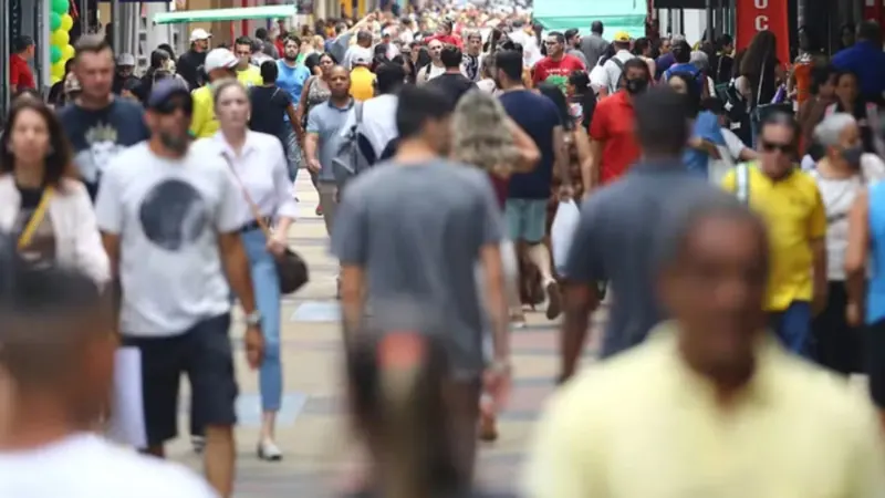 Com emprego em alta, Brasil registra ocupação e inadimplência recordes