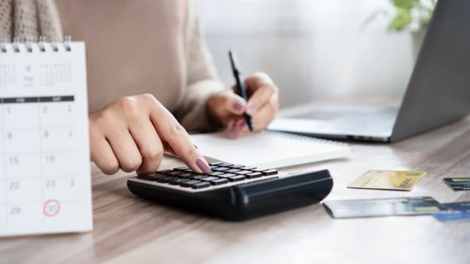 Inadimplência das famílias no crédito livre atinge novo recorde e chega a 8% em agosto, mostra BC