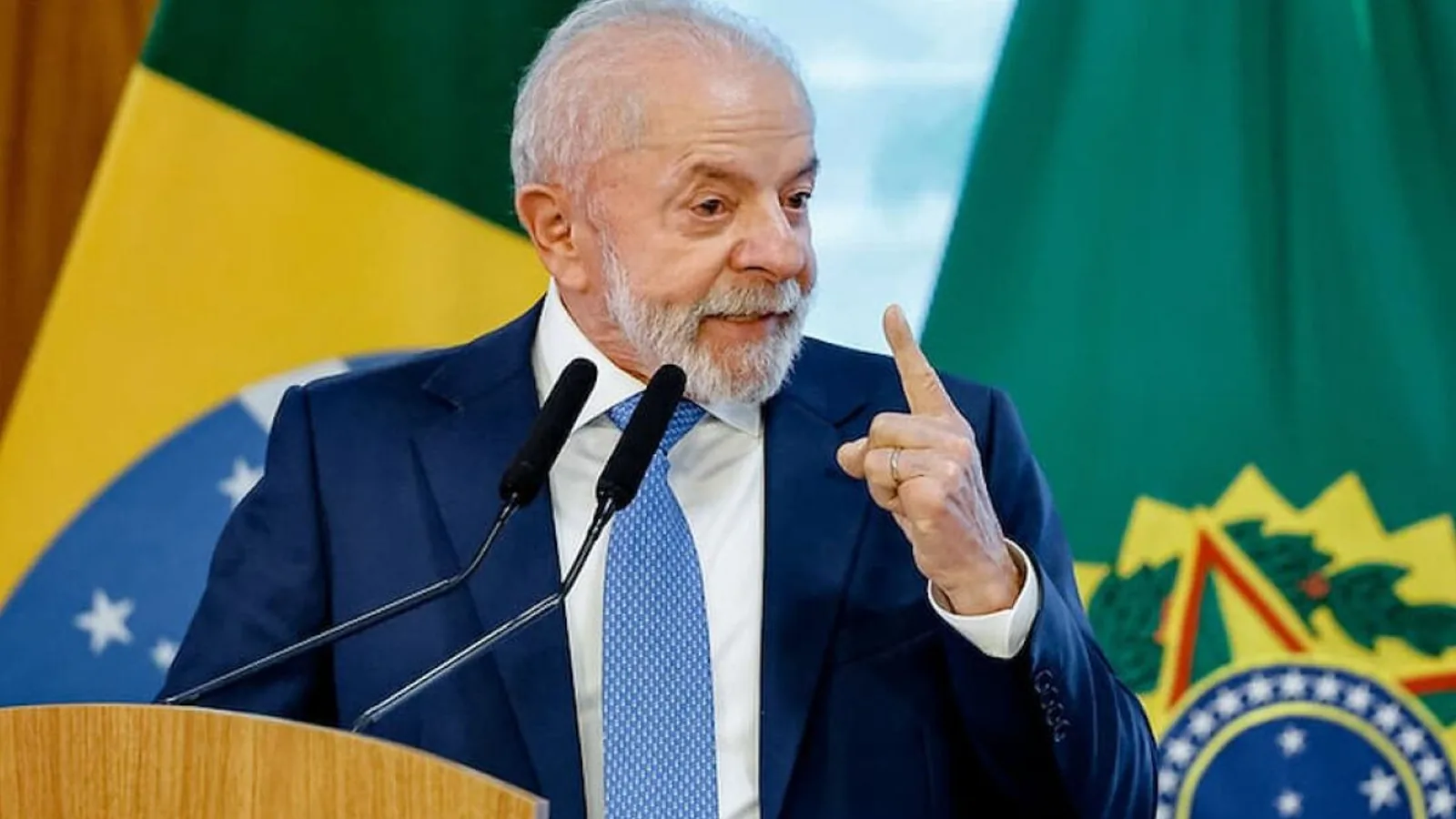 Lula estuda proibir bancos de darem mais de um cartão de crédito por pessoa