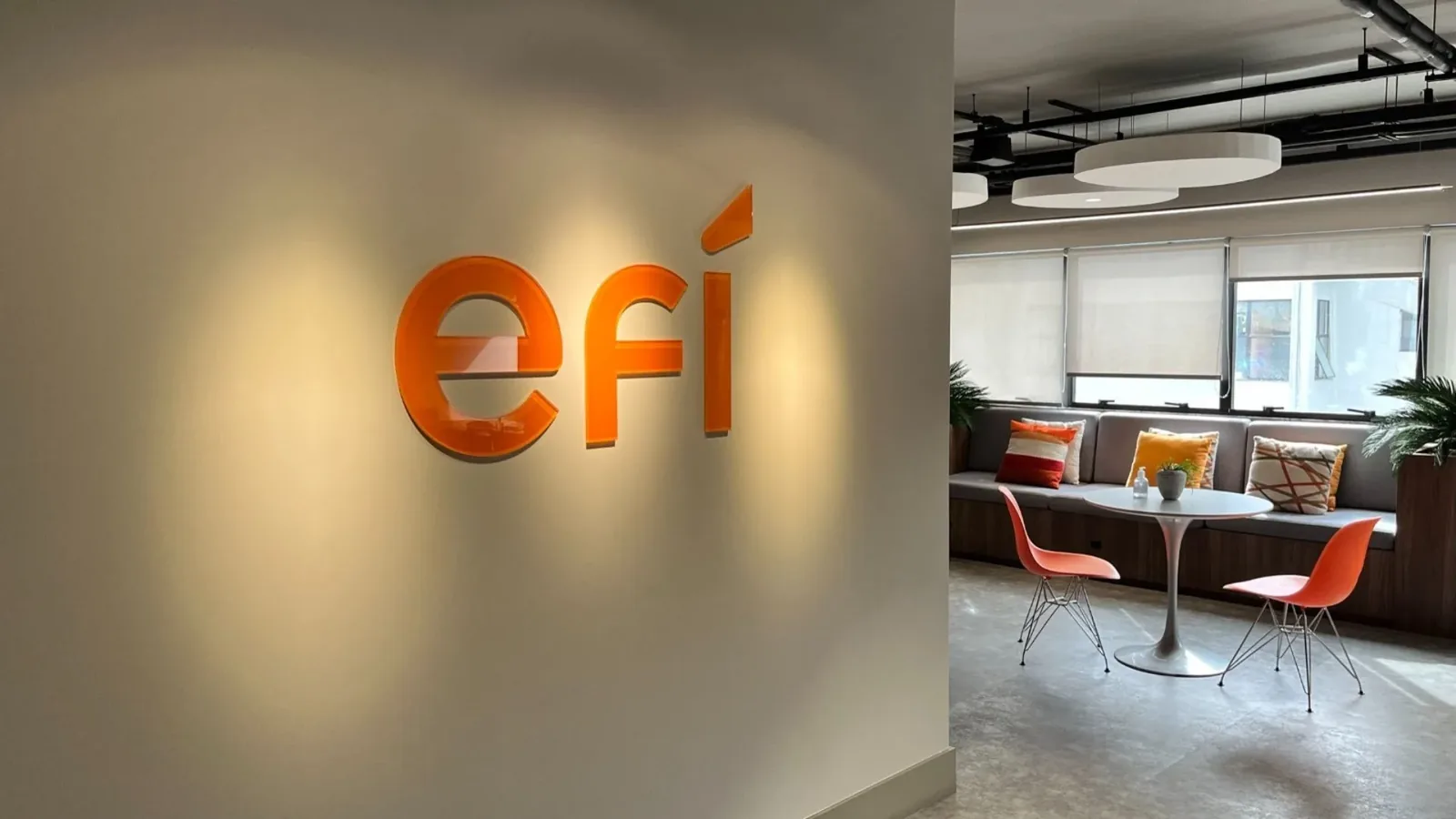 Efí Bank e Serasa lançam ferramentas para ajudar PMEs a gerenciar inadimplência e melhorar a saúde financeira em 2026.