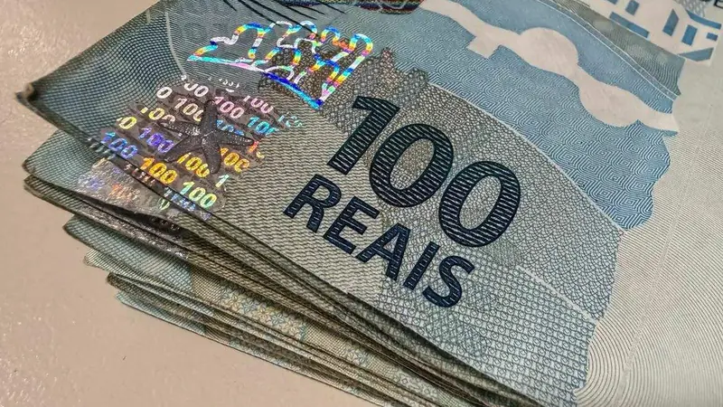 Endividamento das famílias cai pela primeira vez no ano