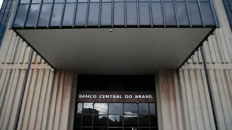 Mercado eleva previsão da inflação para 5,22% em 2026, diz Boletim Focus