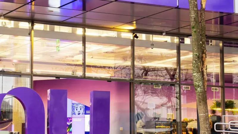 Nubank anuncia acordo para comprar Porto Real e conseguir licença bancária no Brasil