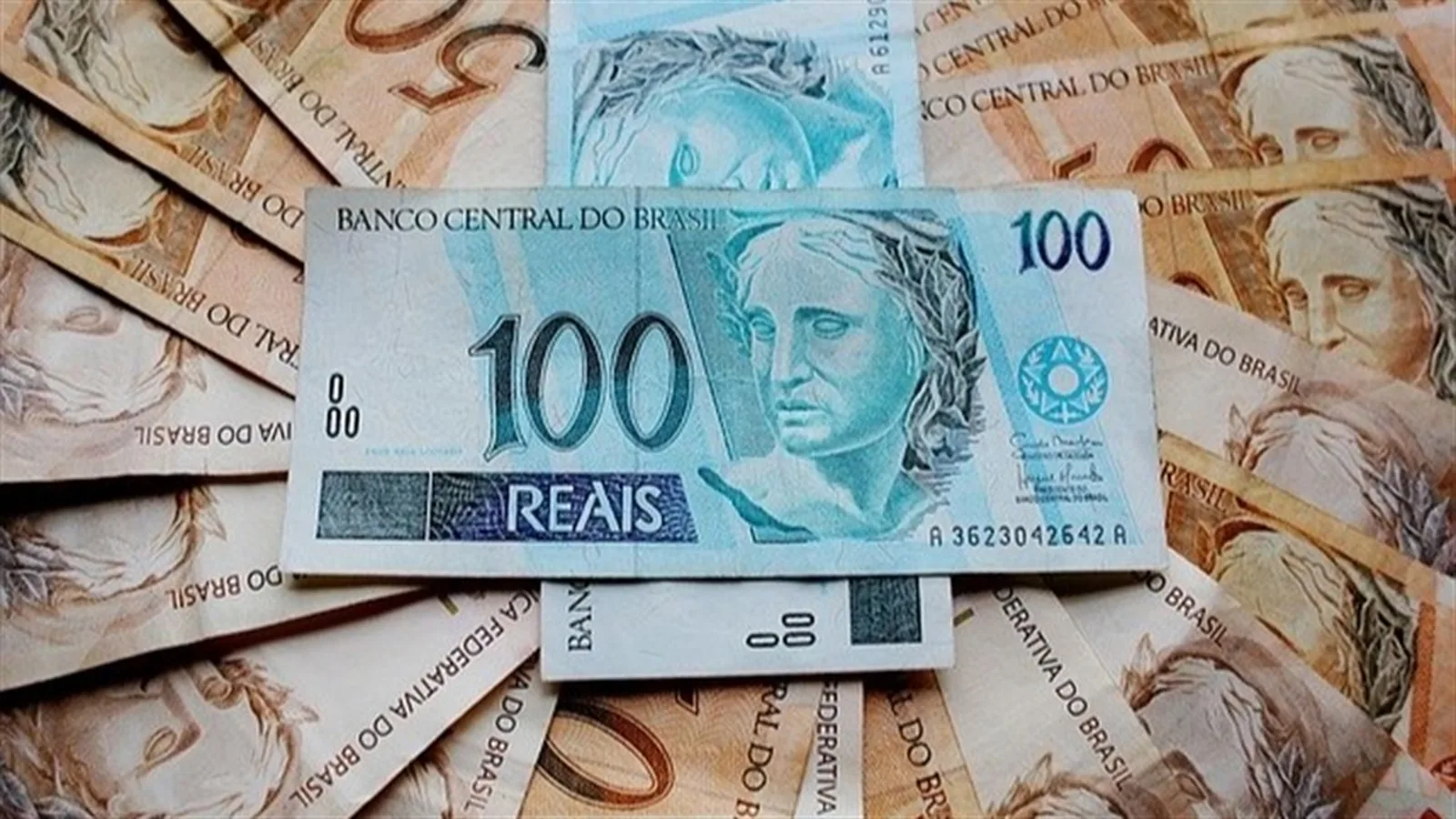 Dívida dos mais ricos dispara 93% em crédito caro