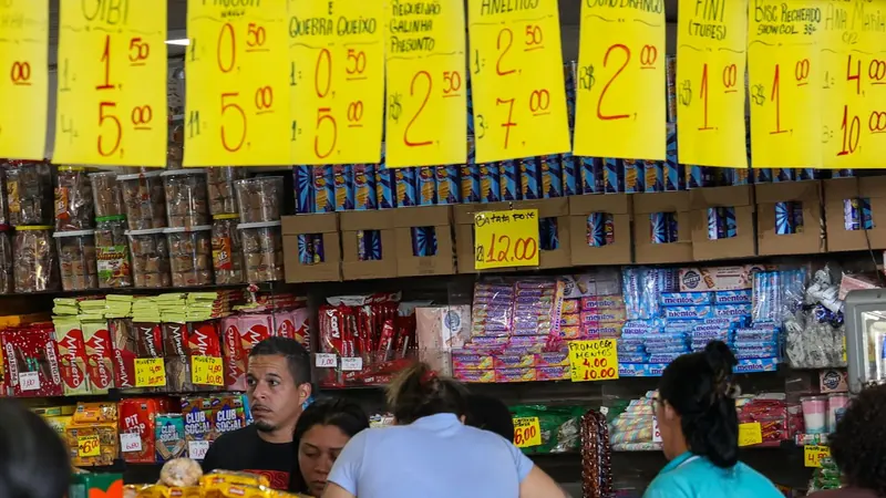 Governo planeja crédito para empresas com fim da escala 6x1, diz Durigan