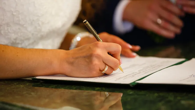 TJ/SP autoriza penhora de imóvel em nome de esposa do devedor