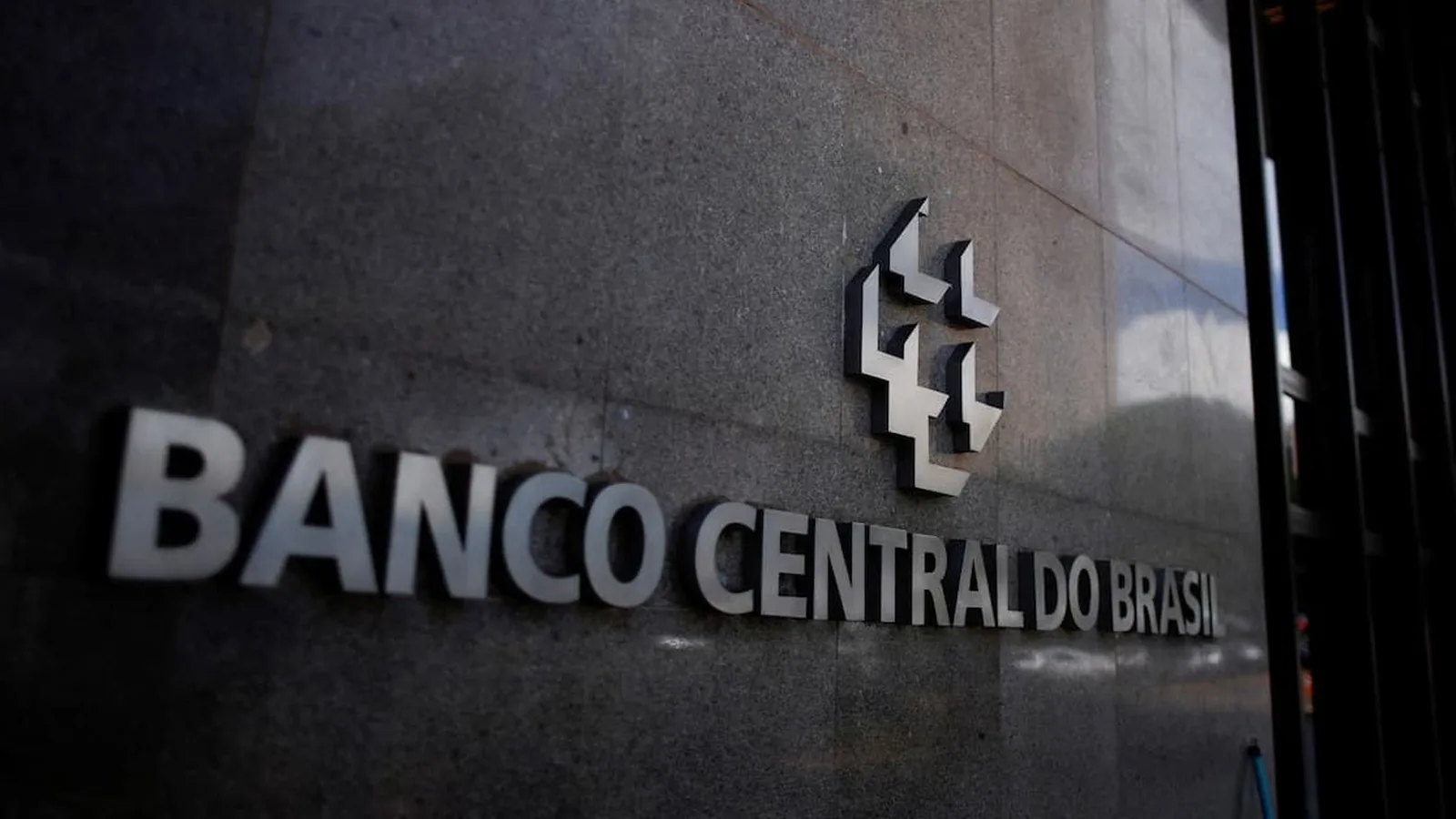 Bancos vão apresentar resultados mais fracos no 3º tri com inadimplência em alta