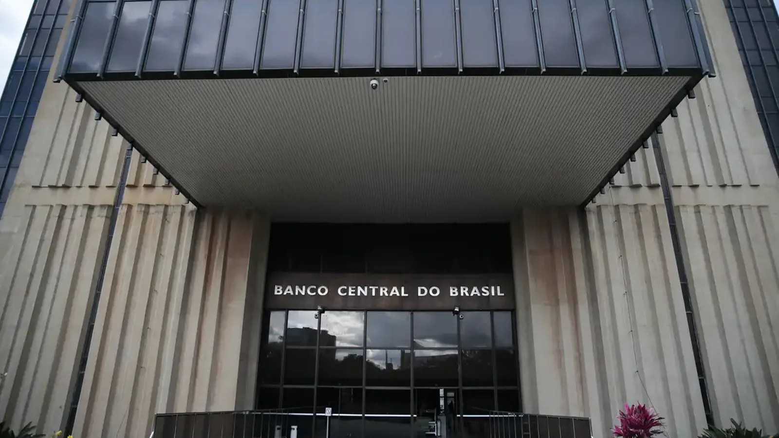 Banco Central prepara mudanças que podem afetar quem usa cartão de crédito