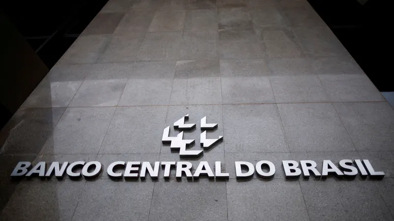 BC estuda limitar crédito de acordo com a renda