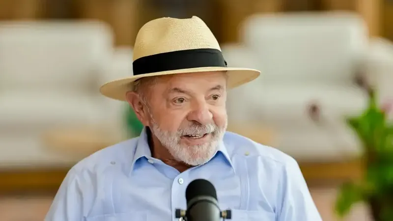 Lula anuncia perdão de dívidas e novo teto de R$ 140 mil para MEIs