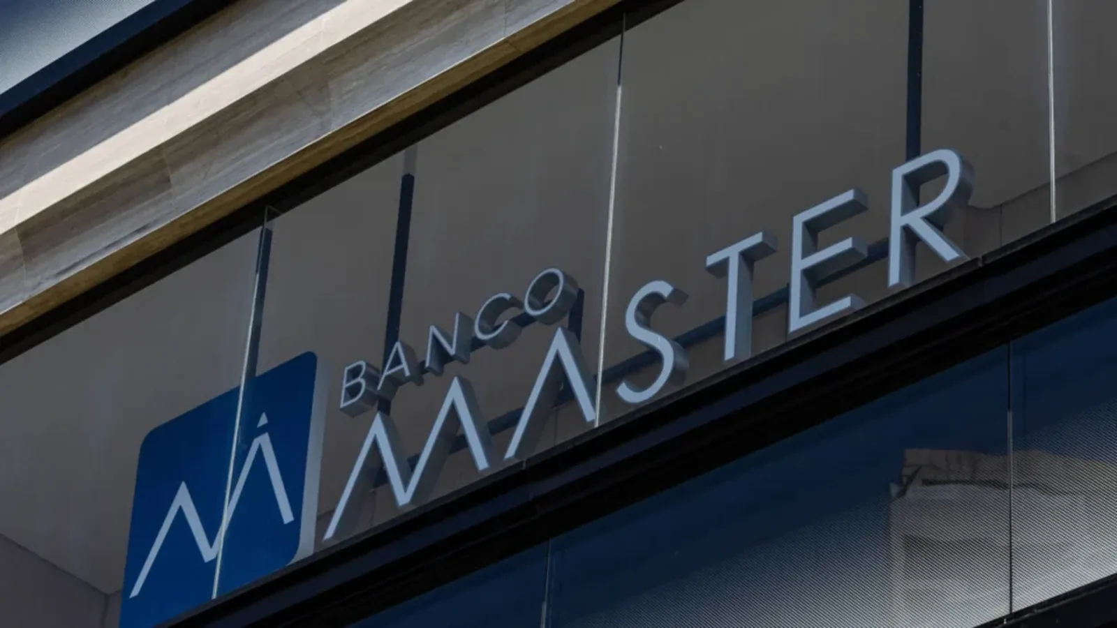 Banco Master repassou R$ 3,6 bilhões em dívidas para gestora investigada pela PF