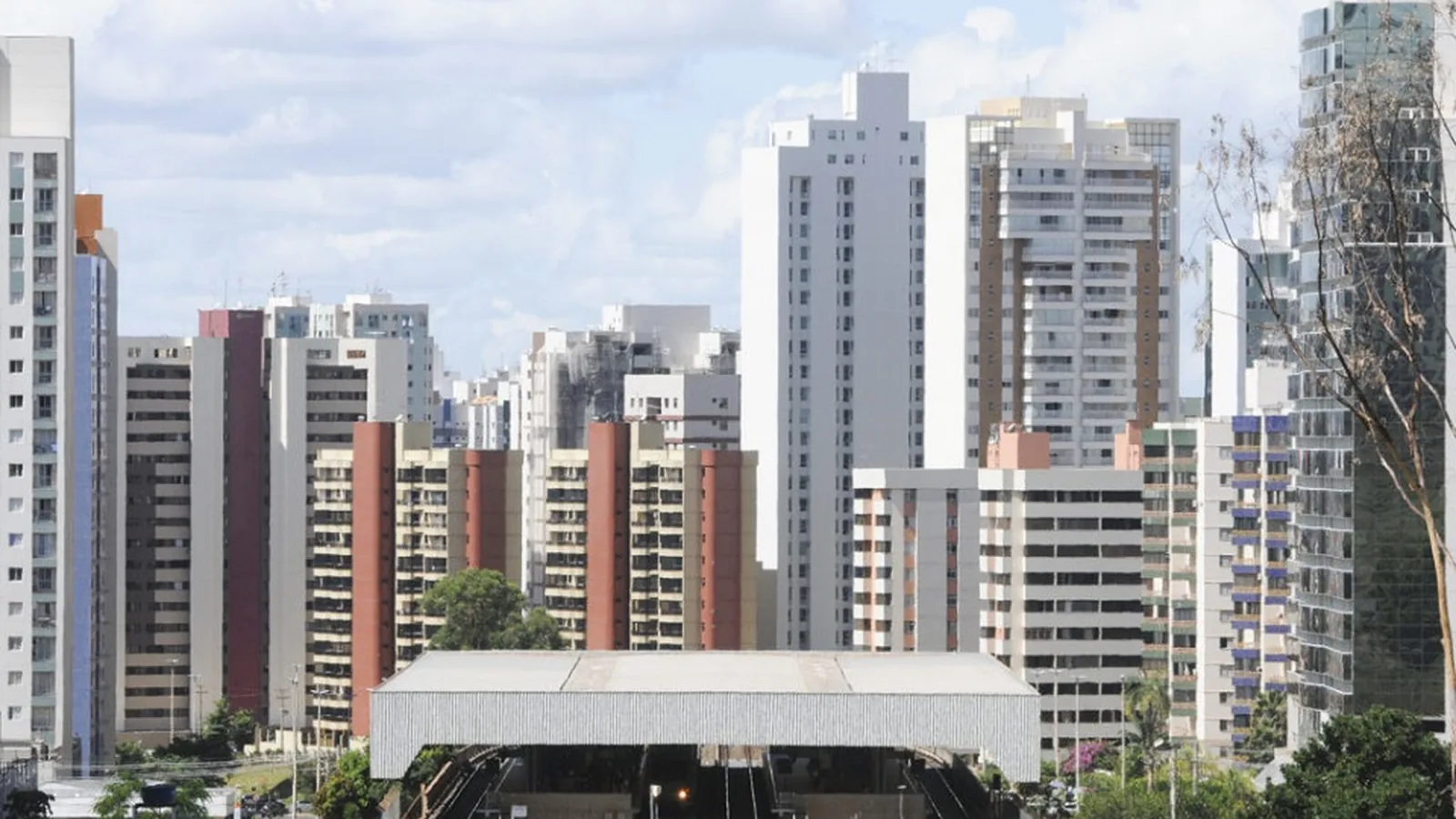 Dificuldade de acesso ao crédito lidera desistências na compra de imóveis em Brasília