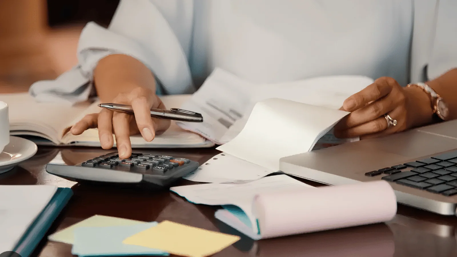 Ceará mantém alto volume de empresas inadimplentes apesar da melhora na inadimplência de consumidores