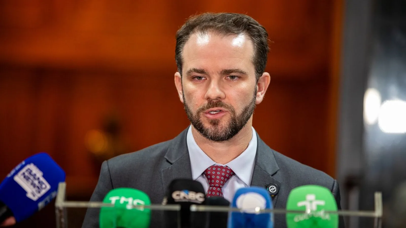Governo prorroga Desenrola Brasil até 31 de agosto
