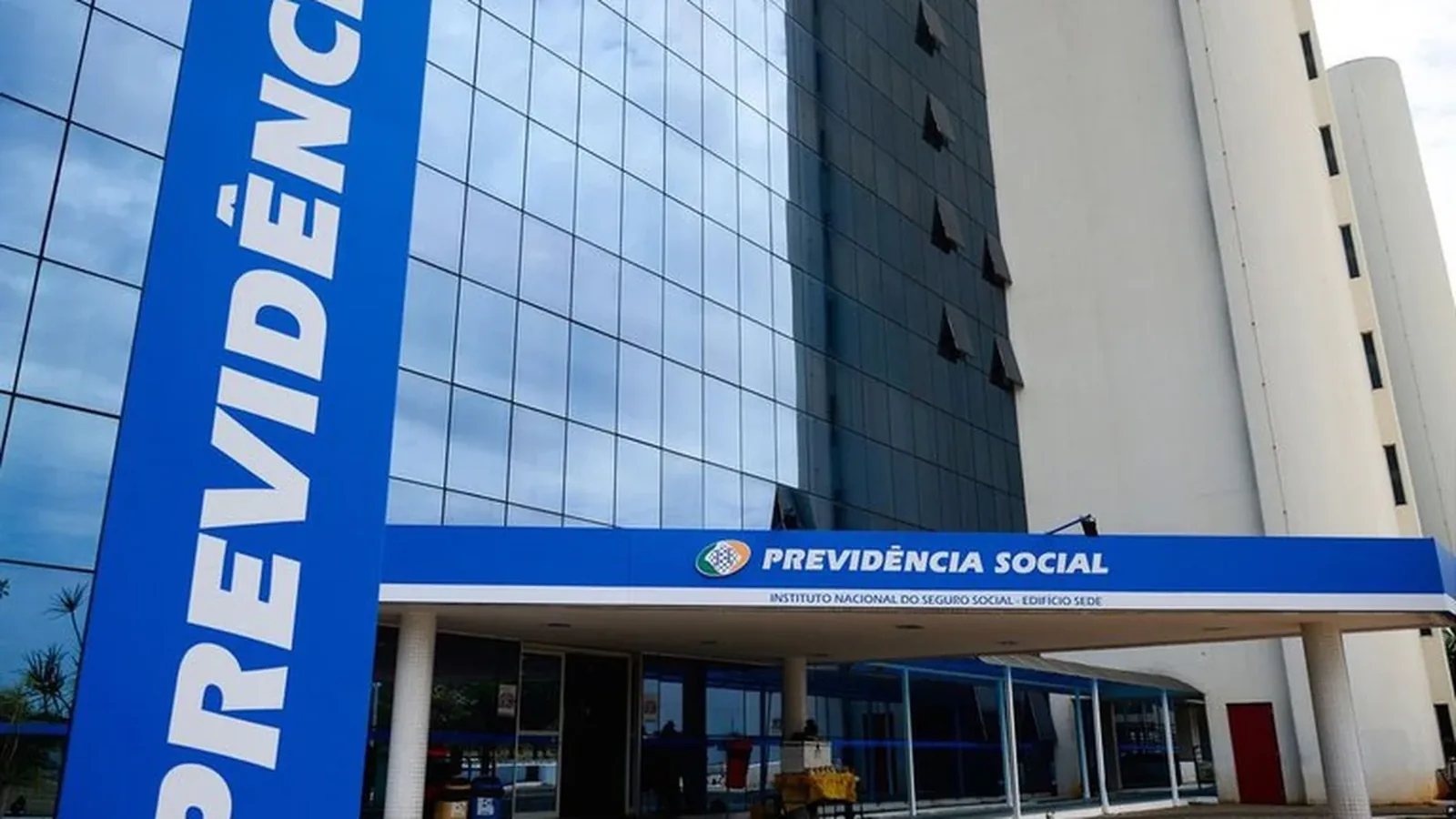 Ministro da Previdência propõe vincular teto de juros do consignado INSS à taxa Selic