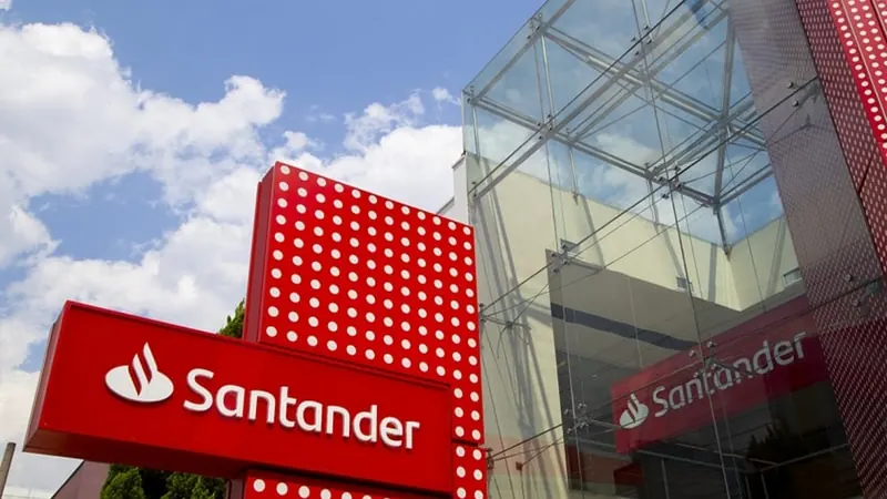 Inadimplência derruba lucro do Santander Brasil e ações caem 6%
