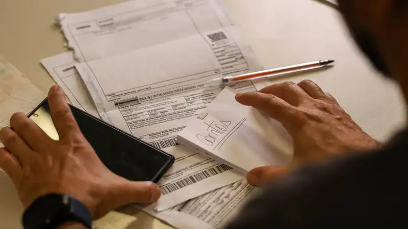 Inadimplência bate recorde no Brasil mesmo com Desenrola 2.0 prorrogado