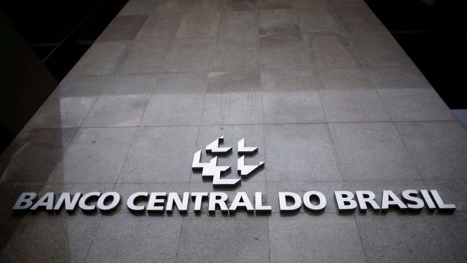 Saldo das operações de crédito avança 0,7% em junho e soma R$ 7,4 trilhões
